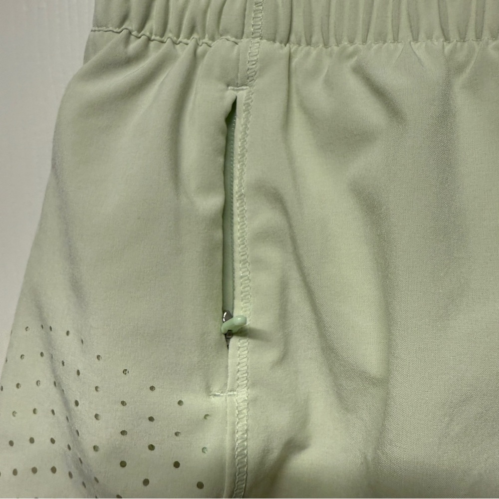 Athleta| EUC Calypso Green Hustle 3” Athletic Shorts in Size Small - Picture 8 of 8